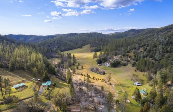 Kowana Valley drone photography, includes Kowana Valley Lodge on the south and Kowana Valley Cabin on the north of Bull Creek, off-grid retreat near Yosemite
