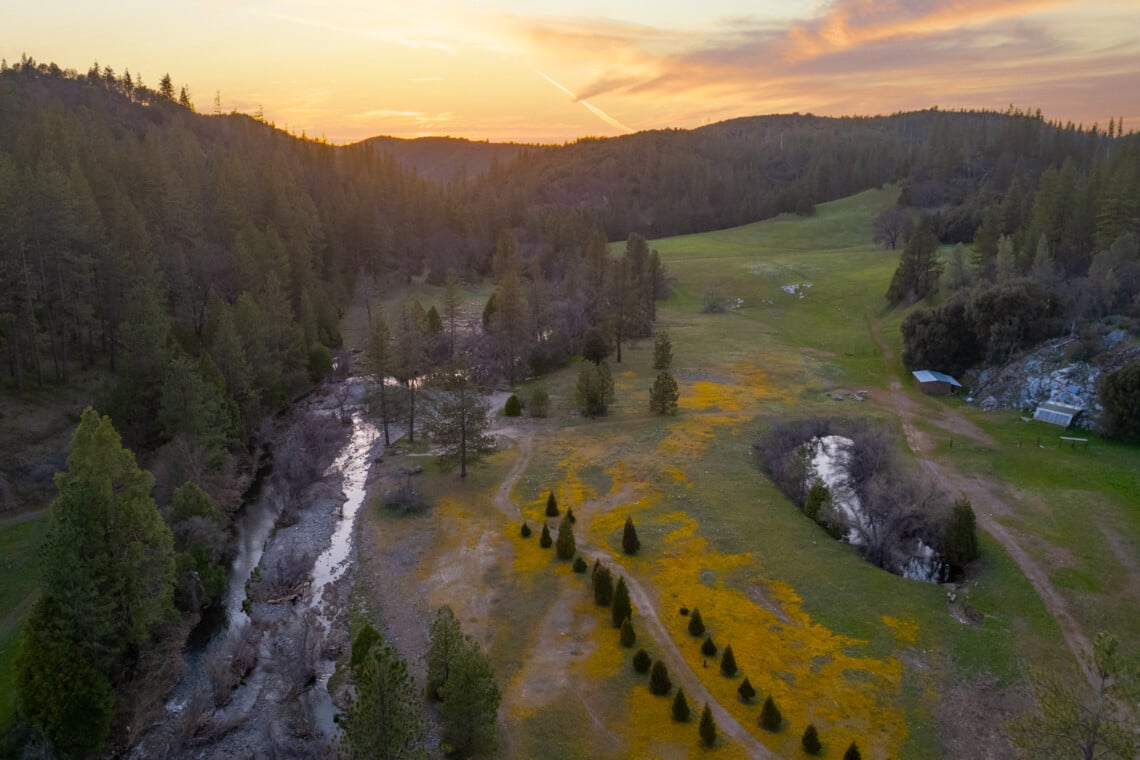 magnificent sunsets over Kowana Valley, off-grid rental homes near Yosemite